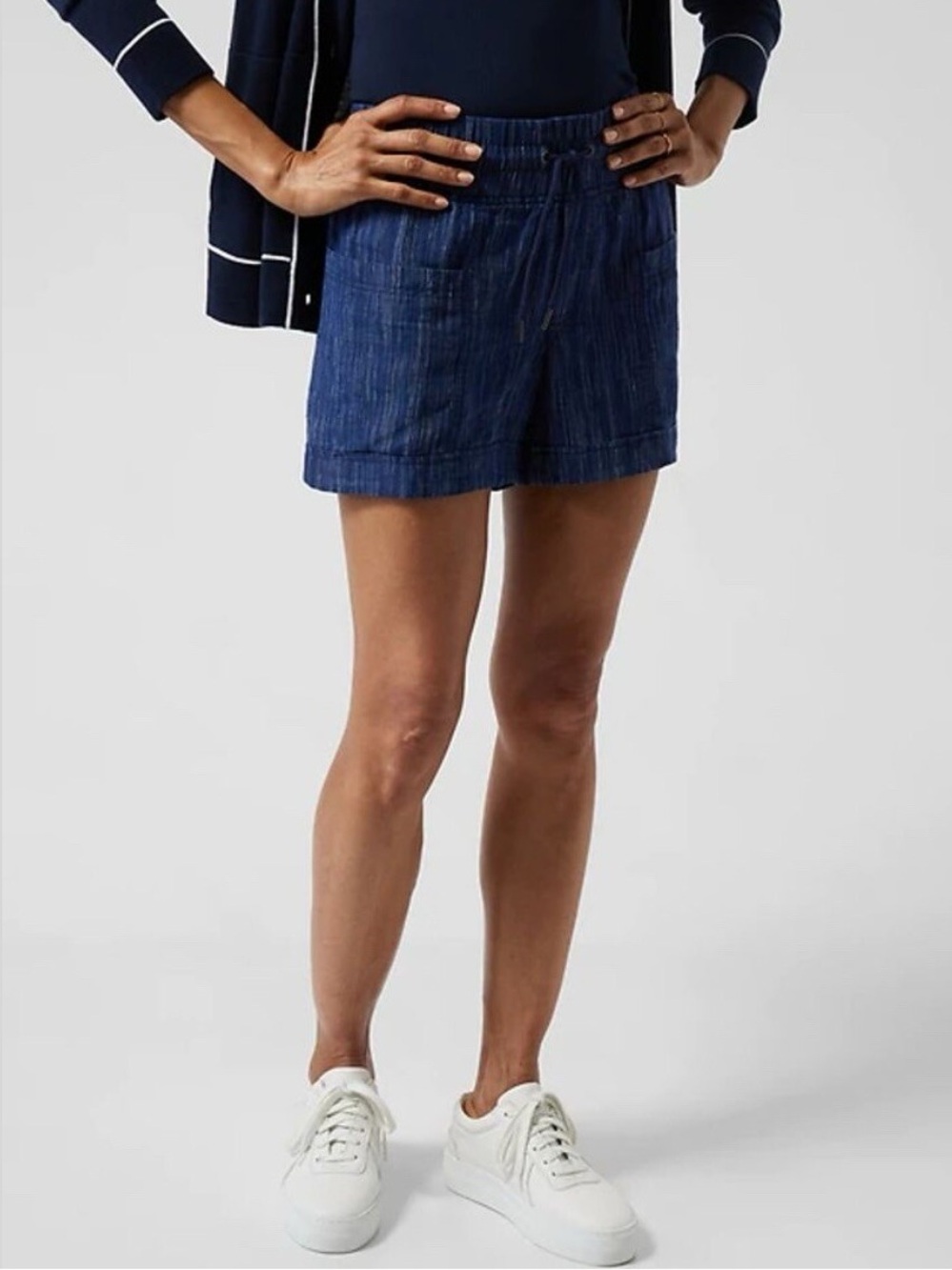 Athleta Cabo Linen Textured 4" Short Womens Size 6 Blue Casual Vacation.   Sk24